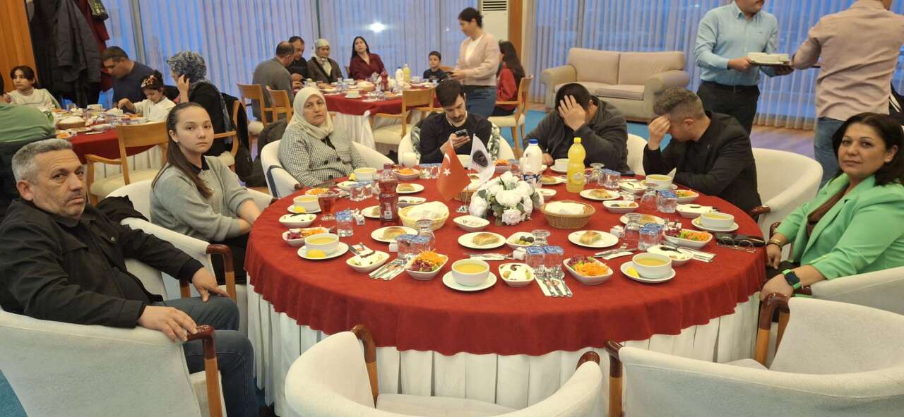 EMŞAV’dan Görkemli İftar Yemeği 1